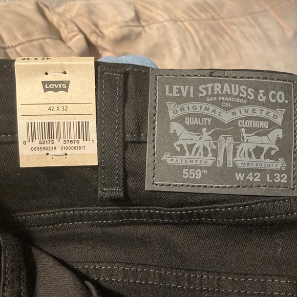 New Men’s Levi’s 559 Relaxed Straight Leg size 42x32 - Picture 7 of 7